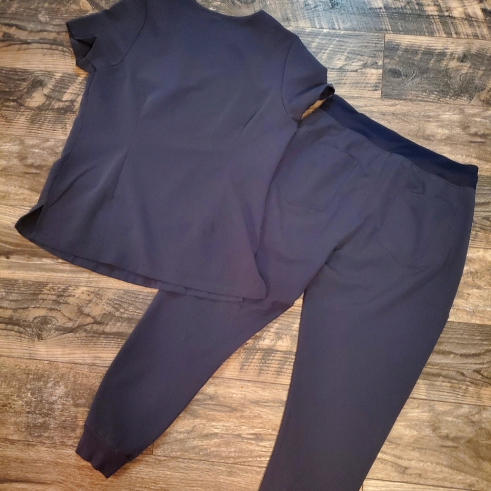 Scrub Set